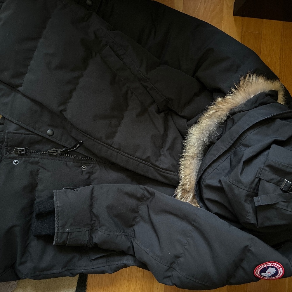 Canada Goose Shelburne Parka. LIKE NEW, BARLEY WORN!